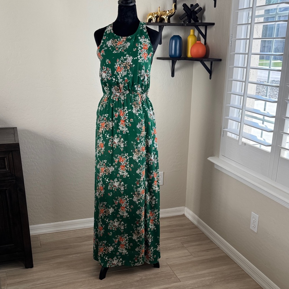 Elegant Floral Maxi Dress in Green